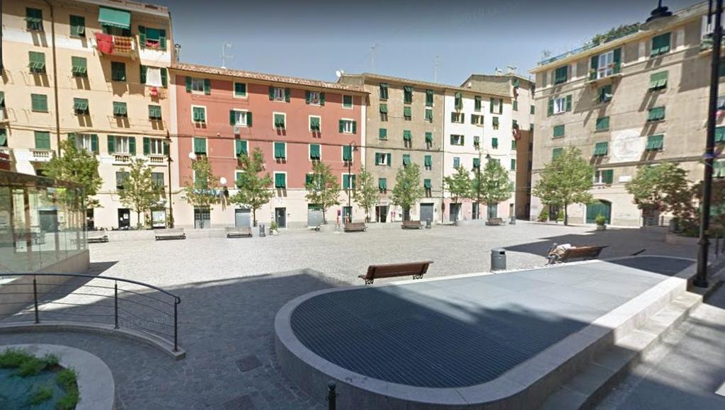 Piazza Rapisardi A due passi dal lungomare di Pegli, circondato dai