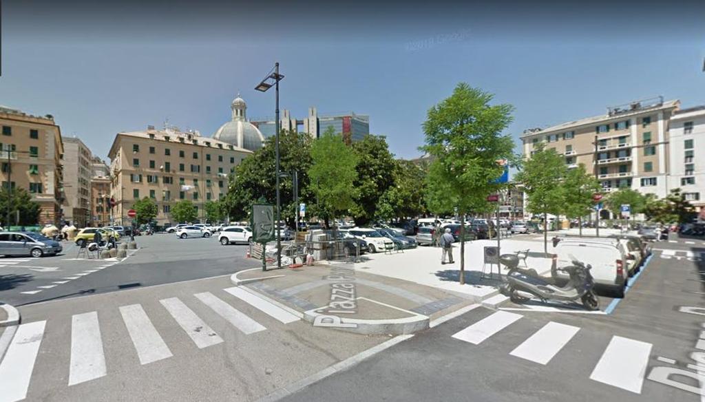 Piazza Paolo da Novi Importante crocevia commerciale della città,