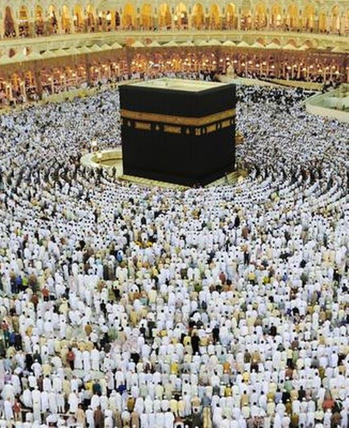 5) Il Pellegrinaggio alla Mecca Per il musulmano fisicamente e finanziariamente in grado di farlo è un obbligo il pellegrinaggio alla Mecca una volta nella vita, possibilmente nel