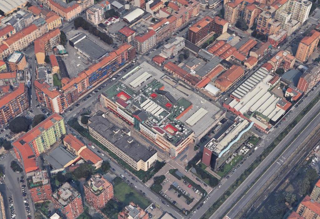 Via Palmanova è considerato un asse di penetrazione della città che collega le tangenziali (Est e Nord) con il centro di Milano