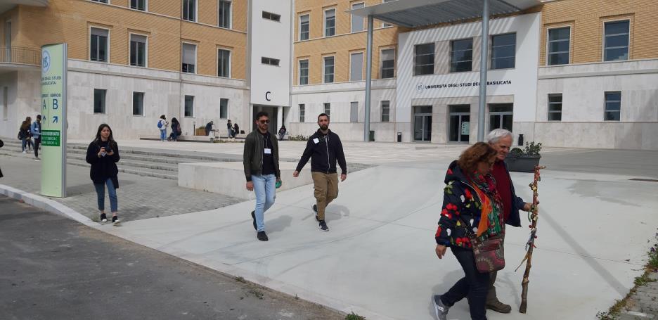 I partecipanti Docenti e studenti del Laboratorio di