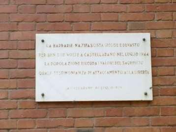 In Ricordo dell'attaccamento alla Libertà del popolo di Trattasi di una lastra di marmo bianco con epigrafe in incavo. L'inaugurazione è avvenuta il 20 luglio 1978.