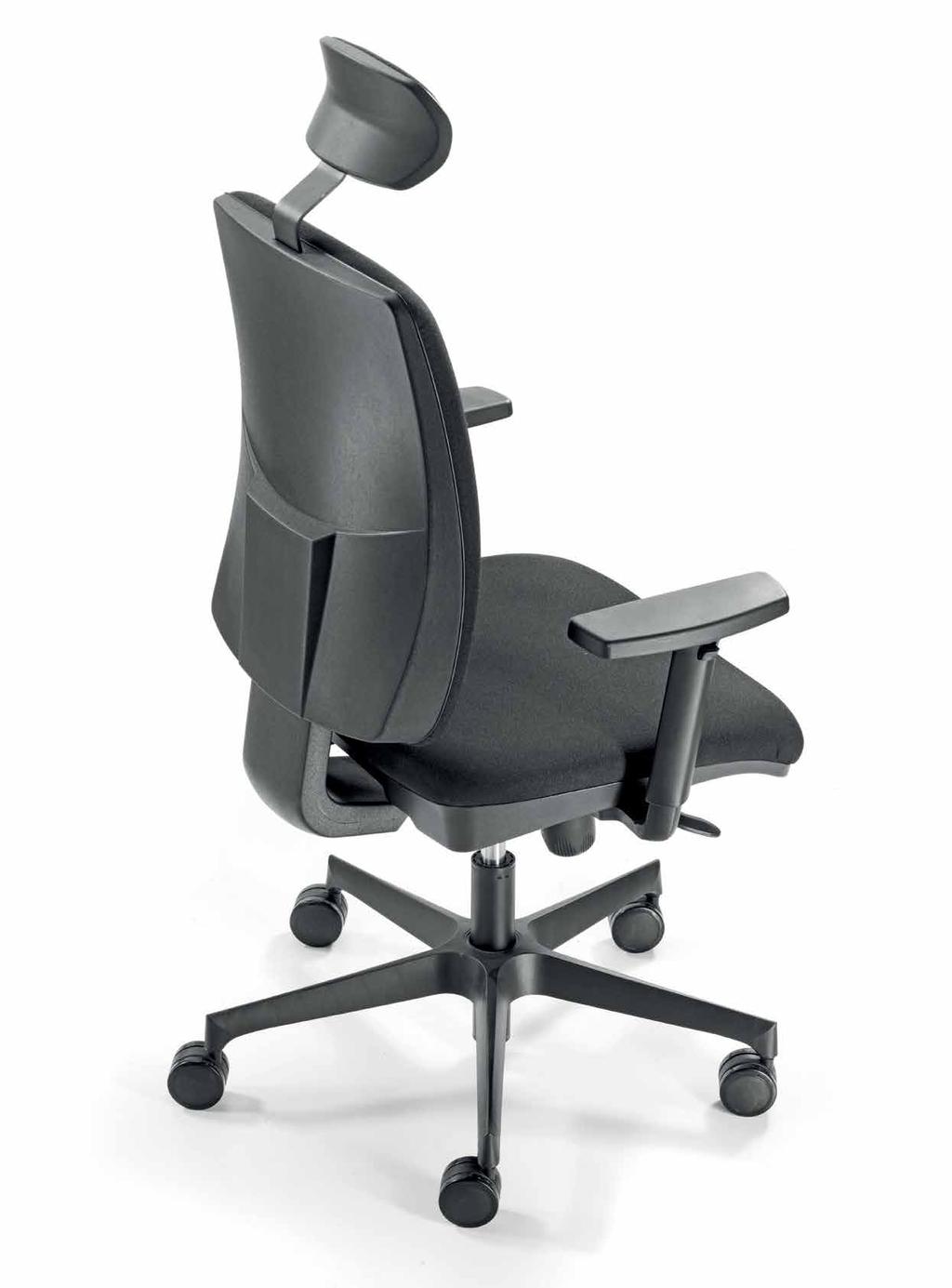 a comprehensive range of versatile and functional chairs una gamma completa di
