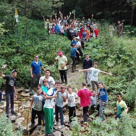 Per evitare smarrimenti o sottrazioni consigliamo di depositare in segreteria le somme di denaro per le piccole spese; ogni giorno gli allievi potranno ritirare dal loro conto quanto necessita.