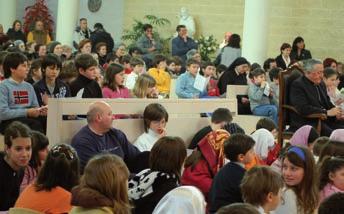 La benedizione degli affreschi in sacrestia L incontro del Vescovo con i bambini del catechismo e le famiglie Saline, dove ancora oggi lavorano quei salinari i cui nonni furono i primi abitanti della