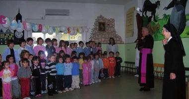 4 Le quattro Scuole alla Malva Nel territorio parrocchiale della Malva esistono ben quattro scuole: l asilo spazio-bambini Il Cavallino a dondolo con 24