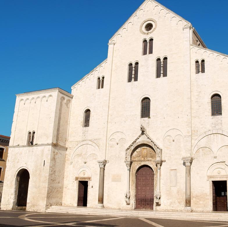 Si tratta dei ruderi della vecchia Chiesa di Santa Maria del Buonconsiglio che formano una piccola area archeologica nel cuore del borgo antico.