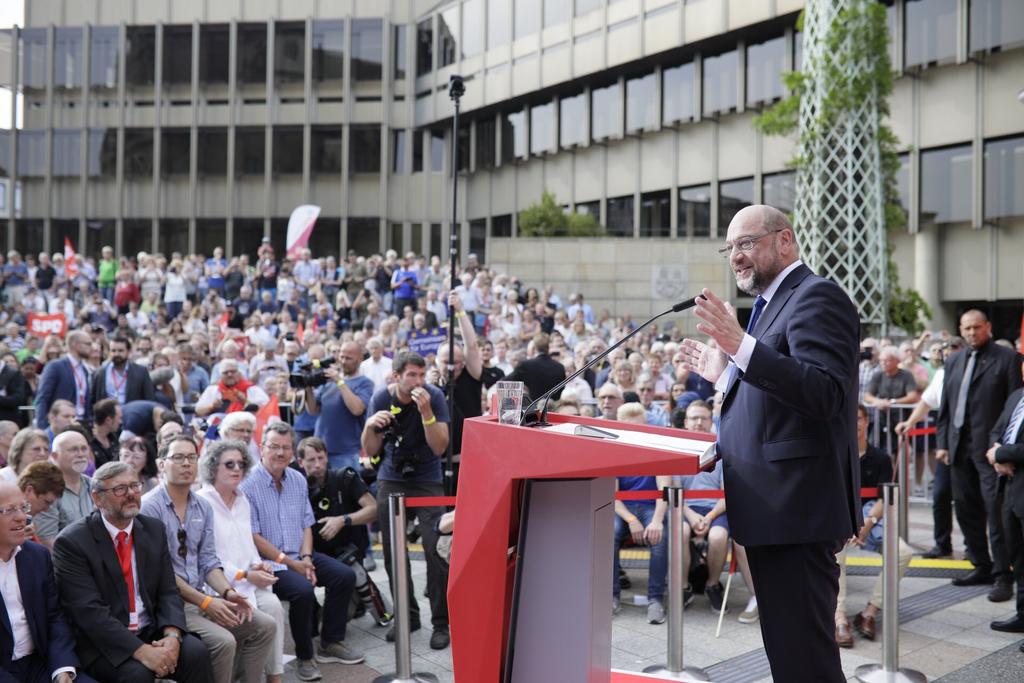 Schulz in campagna elettorale Così si spiega anche la fine dell entusiasmo per Schulz, che a febbraio aveva spinto la Spd oltre il trenta per cento?