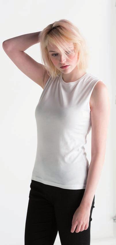 1 g/m 2 MAM82 Women s Raw Tank T T-shirt con maniche tagliate al vivo. Cotone soft 100% certificata organico GOTS senza trattamenti speciali.