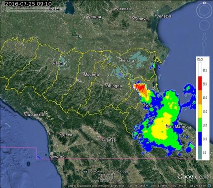 Figura 5 Mappe di riflettività del 15/7/216 alle 8:3 UTC (a sinistra), alle 9:1 UTC (a destra).