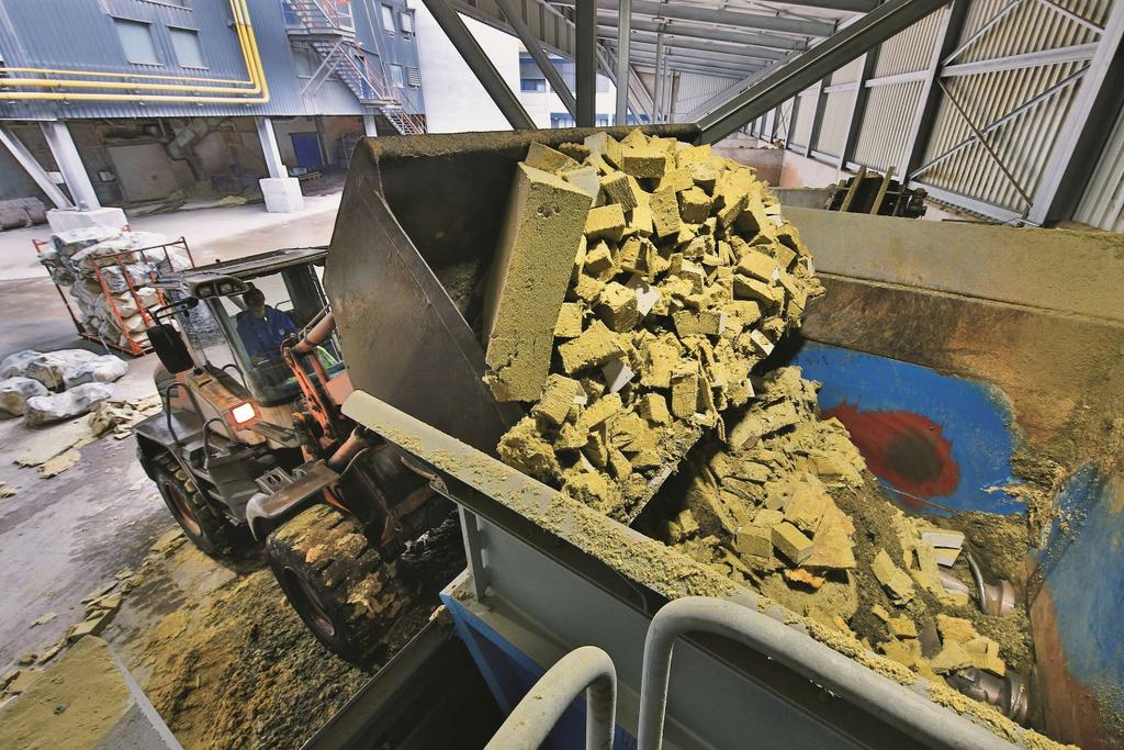 Leadingpartner Flumroc - Riciclare la lana di roccia Lo smaltimento dei materiali da costruzione sta diventando sempre più importante in Svizzera.
