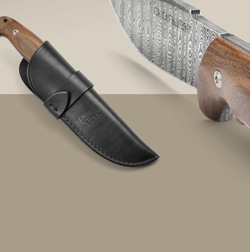 Handle: carbon fiber or natural cocobolo wood.