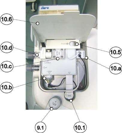 10.5 Apposita leva di blocco per sgancio canestro assorbitore di CO2. 10.6 Coperchio gruppo valvole per accesso ad accessori; lato apertura 10.