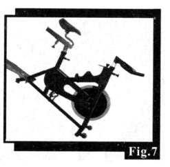 FIGURA 3/4 REGOLAZIONE SELLA: con le manopole raffigurate in fig.