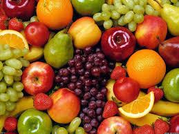 cos'è l' intolleranza al fruttosio Il fruttosio è uno zucchero presente in frutta e verdura e, sotto forma di saccarosio, nello zucchero comune.