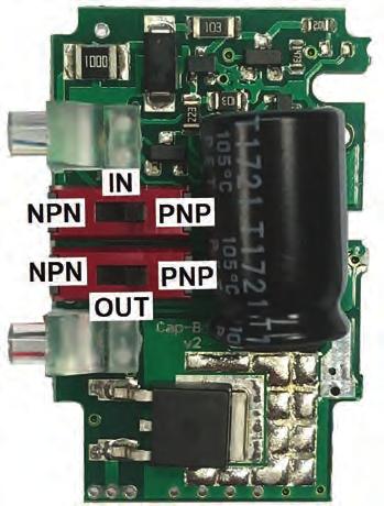 L uscita è disponbile con un connettore M8-3 o 4 poli per la connessione diretta alle pinze elettroniche Plug & Play.