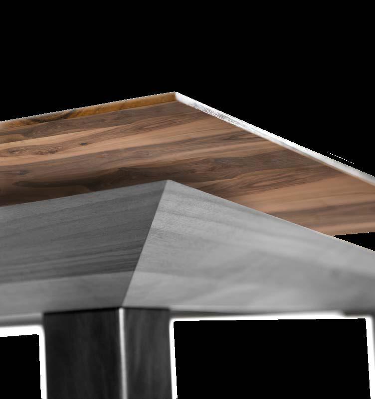 COSA/WHAT CP Lab Design è un laboratorio creativo dedicato ai progettisti, nato per sperimentare le infinite possibilità espressive che lo strato di 5 mm di legno può offrire.