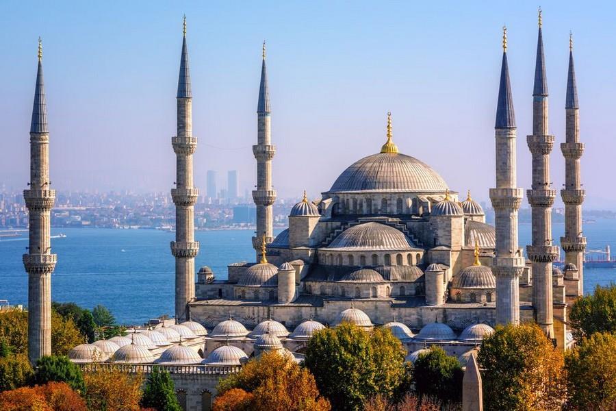 aeroporto per il volo di rientro in Italia, via Istanbul.