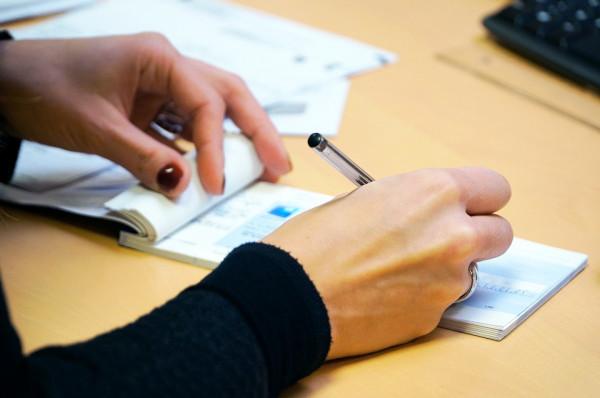 Ecco come fare Quando si parla di assegni si entra sempre in una discussione a dir poco delicata.