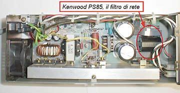 Foto 1 - Filtro di rete del PS85 Foto 2 - Filtro di rete del SPS250 Nissei targa del fusibile, scorra sempre nei due transistor finali provocando una dissipazione pari a poco meno di 4 W, può essere
