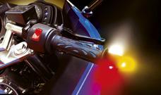 Per manubri con foro da Ø 17 a 23 mm LED-LIGHTED BAR ENDS, 12V Improve the motorcycle visibility.