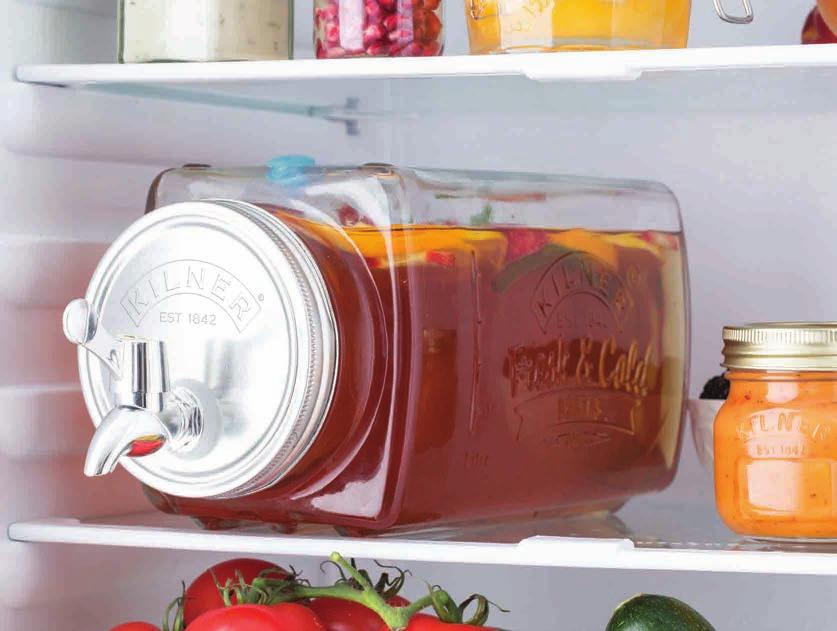 29 Dispenser da frigo KLN 0025.001 Dispenser da frigo ideale per mantenere le bevante fresche più a lungo, dai succhi all'acqua ghiacciata.