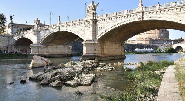 ALLUVIONI URBANE Piene fluvial i Piene fognari e Fonte: https://www.ilmessaggero.it/roma/cronaca/tevere_esondazioni-3235967.