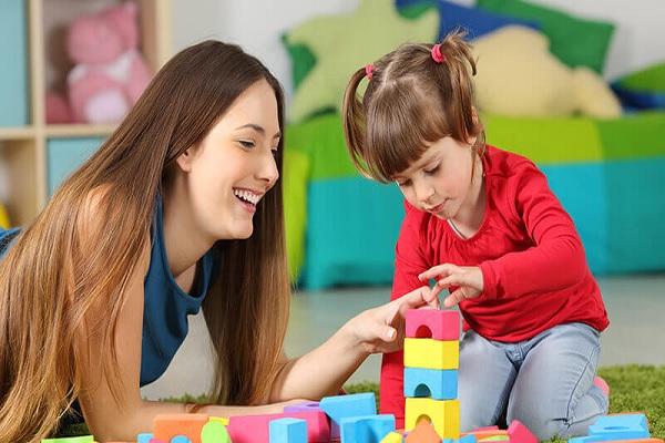 Hai necessità di una piccola mano in casa, ad esempio di un aiuto nelle pulizie o di una babysitter per i figli piccoli, ma non hai la