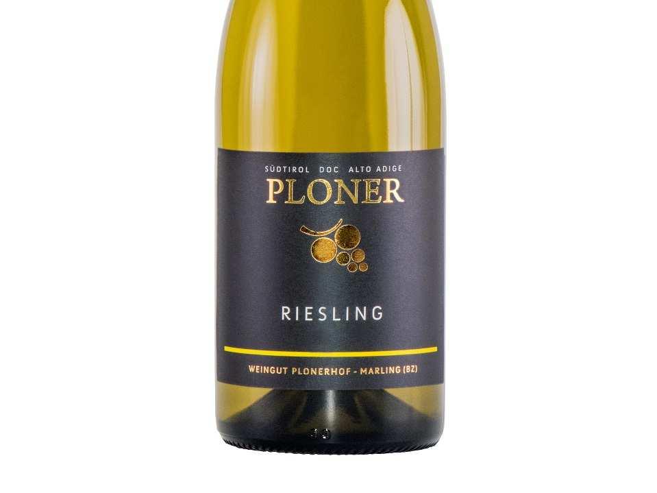 Riesling Riesling renano è senza dubbio il vitigno d eccellenza. Le note olfattive del Riesling Ploner sono straordinarie e complesse.
