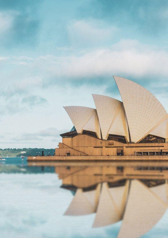 AUSTRALIA - SYDNEY Sydney Situata in una delle baie naturali più belle al mondo, dal punto di vista culturale, Sydney è la città più interessante di tutta l Australia.