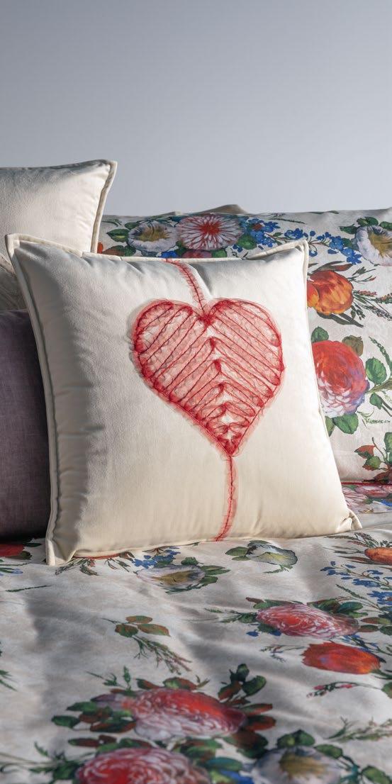 23 HEART CUSHION /