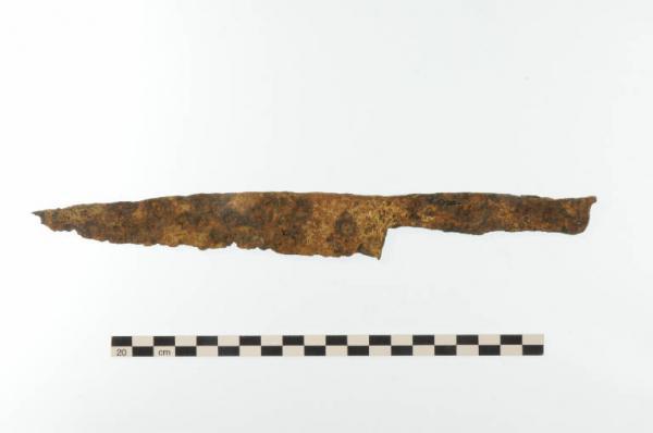 Coltello a lama a sezione triangolare periodo romano Link risorsa: http://www.lombardiabeniculturali.