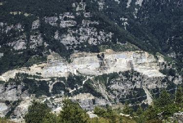 Per accedere alle cave di ricerca è necessario avere il consenso dei proprietari e come regola fondamentale occorre rispettare sia le attrezzature che i manufatti ubicati nei luoghi di scavo e molto