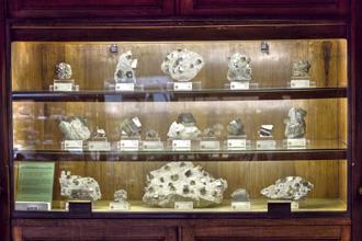 Anteriormente e nel 1800, fino alla seconda metà del secolo scorso, la collezione mineralogica era costituita da campioni estetici a prescindere se essa fosse mondiale, nazionale o regionale.