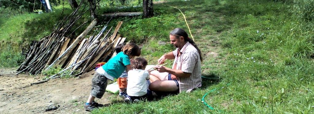 10 3. PROGETTI INDIVIDUALIZZATI ricongiungimento famigliare L'idea nasce da una storia concreta, di tre bambini allontanati dal proprio nucleo in un momento di difficoltà e affidati ai servizi