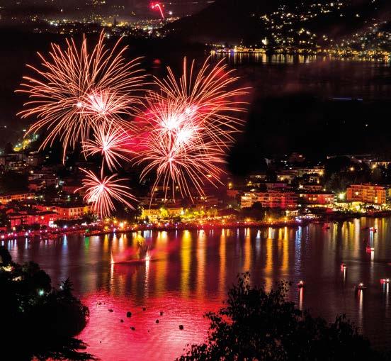 animate località in riva al Lago Maggiore.