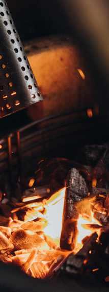 39 CESTELLO PER CARBONE Con il cestello per il carbone realizzato in acciaio inossidabile si migliora notevolmente il flusso d aria all interno della camera di cottura del grill.