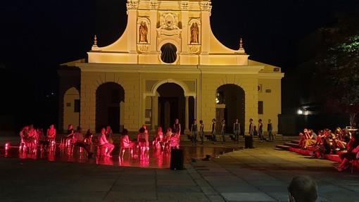 EVENTI La danza incanta la piazza di Santa Maria Assunta: Vigliano?