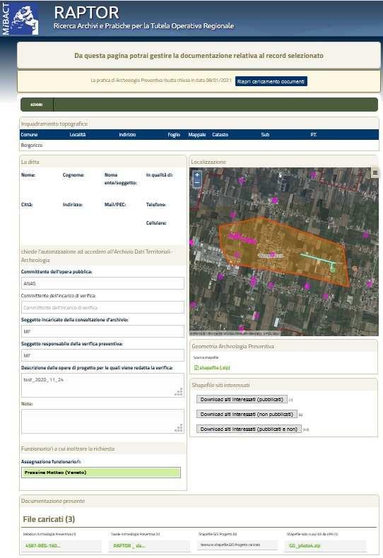 09. Scarico pacchetto shape file siti Cliccando su una stringa relativa ad una specifica richiesta (freccia verde) è possibile accedere alla scheda monografica che riepiloga i dati inseriti da