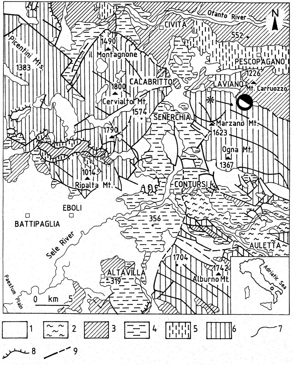 1: depositi sedimentari Quaternari; 2: depositi di fossa (unità di Calvello; Pleistocene Inferiore- Pliocene Inferiore); 3: unità litologiche neogeniche; 4: Complesso Sicilide (Miocene Inferiore-