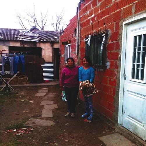 Maria, una bimba di 12 anni abbandonata dalla madre, vive con il suo papà di 80 anni. La sua situazione è molto difficile e anche Maria prende parte al progetto Talità kum.