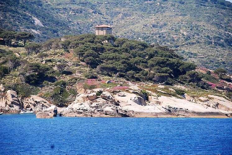 La Torre del Lazzaretto In tempi recenti una tragedia del mare ha interessato l Isola del Giglio, quando nella notte fra il 13 e il 14 gennaio del 2012 fu al centro di un evento gravissimo.