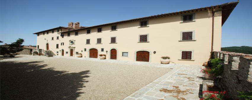 The exquisite 15 th Century Chapel on the Piano Nobile has been completely restored, a consecrated place of worship overlooking the large private square of the Castello.