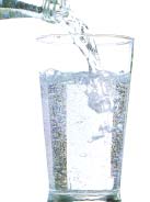 5. Bevi ogni giorno acqua in abbondanza Nell organismo umano l acqua rappresenta un costituente essenziale per il mantenimento della vita, ed è anche quello presente in maggior quantità.