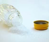 I vari tipi di sale: quale scegliere Come detto, il sale alimentare è costituito da cloruro di sodio, il quale può essere ricavato dall acqua di mare (sale marino) oppure estratto dalle miniere