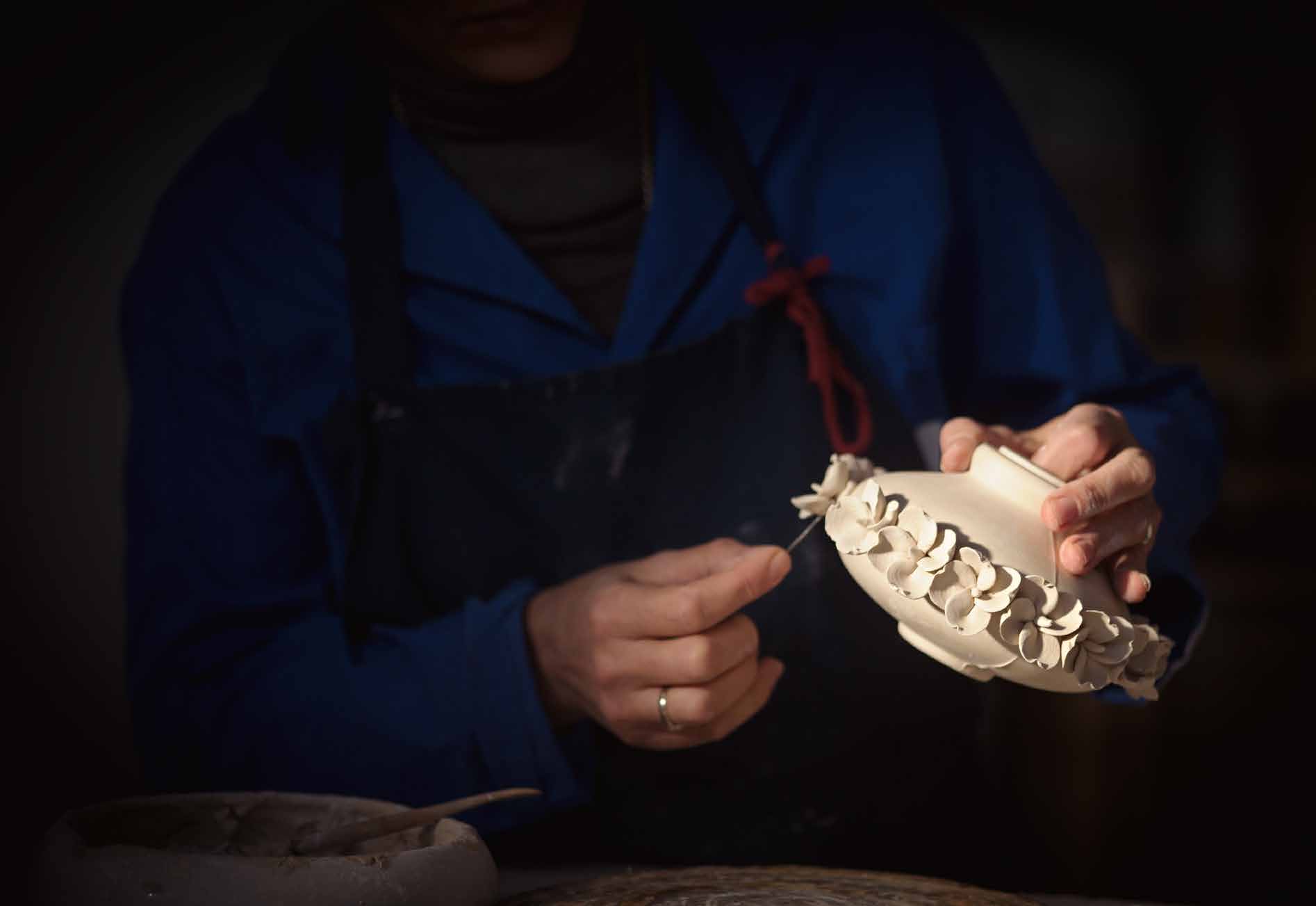 Le Porcellane nasce nel 1948 a Firenze, culla della tradizione italiana per la produzione e la lavorazione della pregiata materia.