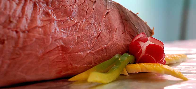Lavorazioni e prodotti a rischio Gli alimenti di grosse pezzature, per esempio tagli anatomici di carne, presentano