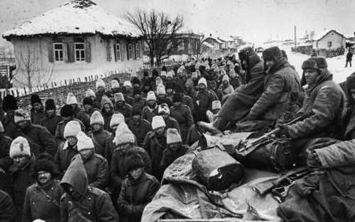 Leonid Breznev La vita politica della Moldavia nell'epoca di ''Breznev'' Lo sviluppo dello stalinismo moldavo nel periodo post-stalinista, ha cambiato direzione entro una certa misura, e cresce la