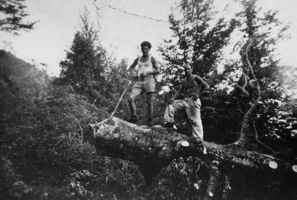 Era fatta di tronchi e costituita da un unica stanza. Il papà era molto bravo e la curava in modo particolare.