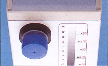 tutto per 10 minuti a 3200 RPM. Il vetrino viene poi fatto asciugare all aria e colorato in seguito come di consueto.